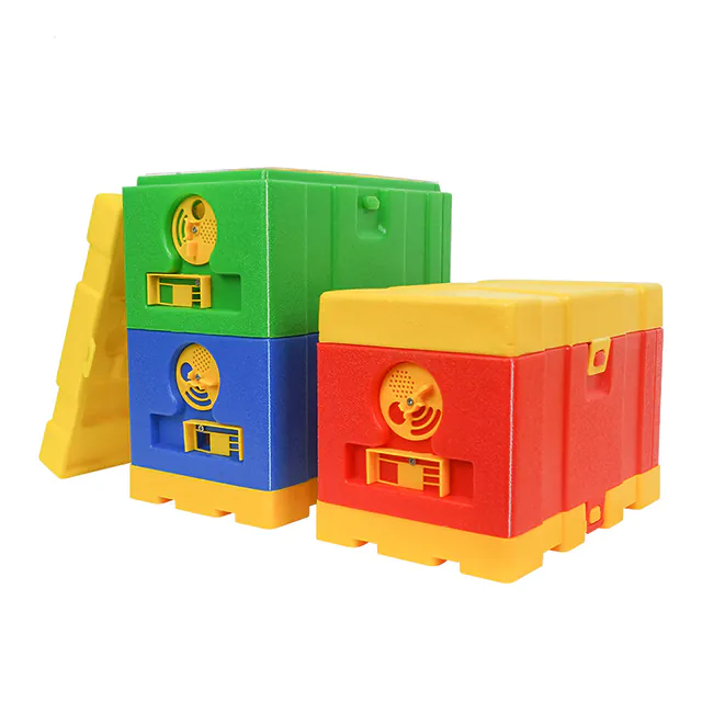 4 Frames Plastic Nuc Boxes - Image 2