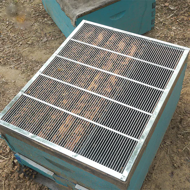 Galvanized Queen Excluder - Image 6