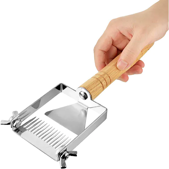 Honey Uncapping Fork - Image 4