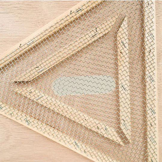Wooden Bee Escape Board with Triangle Mesh Design - Image 3