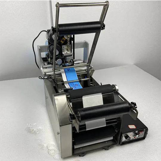 Semi Automatic Round Bottle Labeling Machine - Image 6